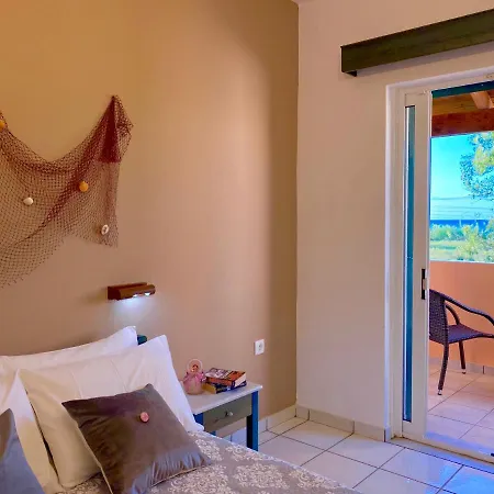 Pink & Blue Beachfront Apartment *