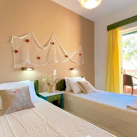 Pink & Blue Beachfront Apartment *